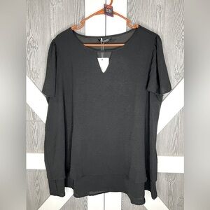 031. NWT Bloomchic Black Cut Out Neckline Tiered Blouse Flutter Sleeve 1x/14-16